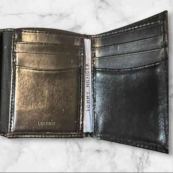 Tommy Hilfiger Black Leather Mens Trifold Billfold Wallet Three Compartments - Picture 10 of 14
